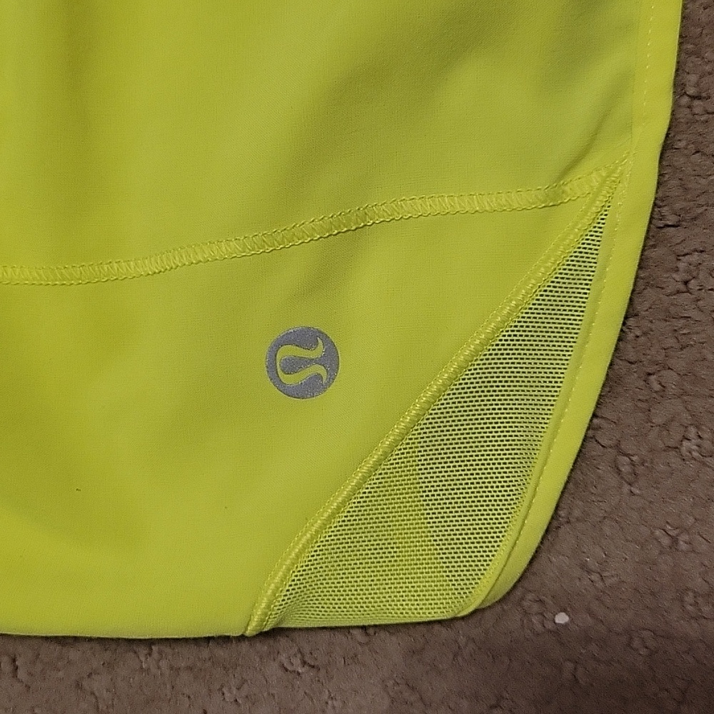 Lululemon short - Picture 3 of 3